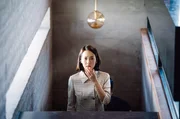 Mutter Yeon Kyo (Cho Yeo Jeong) m&ouml;chte nur das Beste f&uuml;r ihre Tochter und ihren Sohn. Umso tiefer sitzt der Schock, als sich die Ereignisse in ihrem Zuhause offenbaren.