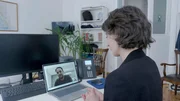 Iran: Korrespondentin Rosa Lyon im Videcall mit Hossein Hamdieh, der in Teheran lebt.