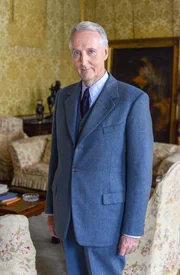 Hugh Fraser (Captain Hastings).