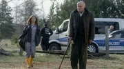 Zwischen Maggie Kring (Karoline Schuch, li.) und ihrem Vater Arthur (Volkmar Kleinert) steht ein schreckliches Geheimnis. Zwischen Maggie Kring (Karoline Schuch, li.) und ihrem Vater Arthur (Volkmar Kleinert) steht ein schreckliches Geheimnis.