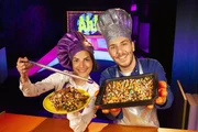 Tarkan und Clarissa beschäftigen sich dieses Mal mit dem Thema "Magie in der Küche mit Clarissa und Tarkan" Tarkan und Clarissa beschäftigen sich dieses Mal mit dem Thema "Magie in der Küche mit Clarissa und Tarkan"