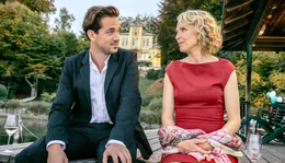 Nach Turbulenzen kommen Eva (Juliane K&ouml;hler) und Tom (Marc Benjamin) wieder zusammen.