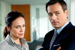 Sonja Kirchberger (Alexandra Vanderbilt), Jan Sosniok (Frank).