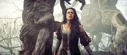 Kristen Stewart (Snow White).