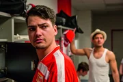 Ausgerechnet, als ihr Team droht abzusteigen, scheint ihr Trainer vollkommen von der Rolle zu sein. Wie wird der Hoffnungstr&auml;ger des Teams, Andy (Jimi Blue Ochsenknecht) mit der ungew&ouml;hnlichen Situation umgehen?