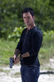 Michael (Jeffrey Donovan) soll einer verzweifelten Mutter helfen. Aufgrund schmerzhafter Erfahrungen in seiner eigenen Kindheit nimmt er den Fall an.