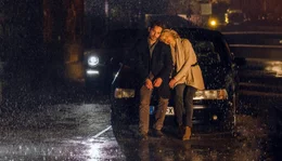 Eva (Juliane K&ouml;hler) und Tom (Marc Benjamin) sprechen sich aus.