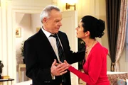 Doris (Simone Ritscher, r.) stellt Werner (Dirk Galuba, l.) ein Ultimatum: Entweder Sie oder Charlotte!