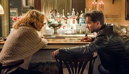 Auf einer Gesch&auml;ftsreise lernt Karrierefrau Eva (Juliane K&ouml;hler) den Pokerspieler Tom (Marc Benjamin) kennen.