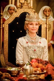 K&ouml;nigin Ingrith (Michelle Pfeiffer).