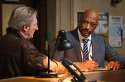 v.l.n.r. Alex Ridley (Adrian Dunbar), DCI Paul Goodwin (Terence Maynard)