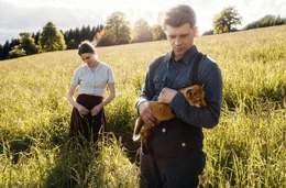 In der &bdquo;Der Fuchs&ldquo; von Autor und Regisseur Adrian Goiginger spielt Simon Morz&eacute; den Soldaten Franz, der Freundschaft bei einem jungen Fuchs findet.