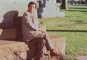 Peter Falk (Insp. Columbo). Peter Falk (Insp. Columbo).
