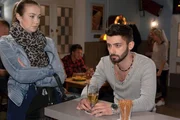 Can (Volkan Isbert) gibt vor Katja (Anna-Katharina Samsel) bemüht cool vor, dass er keine Gefühle mehr für sie hat. Can (Volkan Isbert) gibt vor Katja (Anna-Katharina Samsel) bemüht cool vor, dass er keine Gefühle mehr für sie hat.