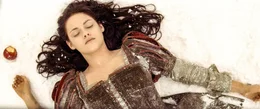Kristen Stewart (Snow White).