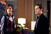 Stephanie Szostak (Julie), Paul Rudd (Tim Conrad).