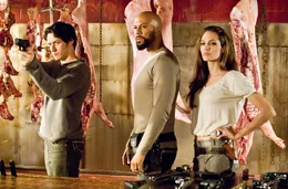 V.l.: Wesley (Jamey McAvoy), The Gunsmith (Common) und Fox (Angelina Jolie) Die Verwendung des sendungsbezogenen Materials ist nur mit dem Hinweis und Verlinkung auf TVNOW gestattet.