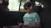 Matthias (Alexandre Pagani) ist mit seinem Vater auf keinem gew&ouml;hnlichen Roadtrip. Sie werden von der Polizei gesucht. Eine Passantin versucht, dem Jungen zu helfen, der jedoch v&ouml;llig in sein Videospiel vertieft ist.