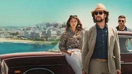 Plakatmotiv zum Film mit Penelope Vardakis (Shailene Woodley, l.), Nick Bali (Joseph Gordon-Levitt, M.) und Elias Vardakis (Richard Madden, r.).