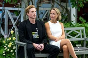 Überraschend bekommt Sylvester (Felix Everding) Besuch von seiner Verlobten Isa (Lea Louisa Wolfram). Doch so richtig darüber freuen scheint er sich nicht. Überraschend bekommt Sylvester (Felix Everding) Besuch von seiner Verlobten Isa (Lea Louisa Wolfram). Doch so richtig darüber freuen scheint er sich nicht.