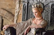 Charlize Theron (Ravenna).