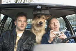 L-R: Franz Eberhofer (Sebastian Bezzel), Rudi Birkenberger (Simon Schwarz).