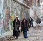 L-R: Lorraine Broughton (Charlize Theron) und David Percival (James McAvoy)