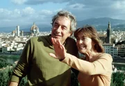 Carlo (J&uuml;rg L&ouml;w) zeigt Elisa (Thekla Carola Wied) die Sehensw&uuml;rdigkeiten seiner Heimat.