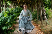 Catherine (Elle Fanning)