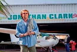 Howard Carpendale (Jonathan Clark).