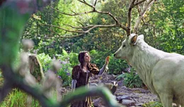 Kristen Stewart (Snow White).