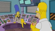 Marge (l.); Homer (r.) Marge (l.); Homer (r.)