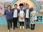 (v.li.): Allegra McEvedy, Sam Nixon, Macy, Mark Rhodes & Nadiya Hussain.