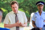 DI Jack Mooney (Ardal O'Hanlon, l.) und Dwayne (Danny John-Jules, r.) wollen den M&ouml;rder von Victor Pearce finden.
