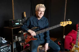 Bassist Andi Meurer bei den Proben f&uuml;r das neue und letzte Album der Toten Hosen