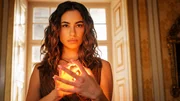 Zeynep (Gizem Emre).
