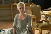 Catherine (Elle Fanning).