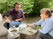 Von Andrea Trost, von der Trostm&uuml;hle in Bempflingen, erf&auml;hrt S&ouml;ren Anders alles &uuml;ber das perfekte Mehl f&uuml;r Maultaschen.