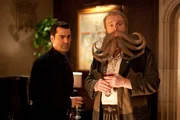 Ron Livingston (Caldwell), Rick Overton (Chuck).