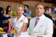 Lucy Davenport (Birgit), David Walliams (Mueller).