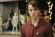 Lorenz (Jonas Holdenrieder) versucht mit Hilfe seines Jobs als Kellner im Caf&eacute; in der "Sunshine City" sein Leben wieder in die richtigen Bahnen zu lenken.