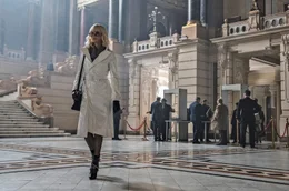 Zu jedem Einsatz &auml;u&szlig;erst stylish angezogen: die britische Agentin Lorraine Broughton (Charlize Theron).