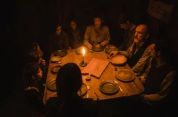 In der &bdquo;Der Fuchs&ldquo; von Autor und Regisseur Adrian Goiginger spielt Simon Morz&eacute; den Soldaten Franz, der Freundschaft bei einem jungen Fuchs findet.