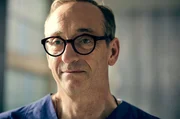 J&uuml;rgen Hartmann als Dr. Daniel Vogt