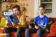 Connor (Joe Apollonio, l.); Sheldon Cooper (Iain Armitage, r.) Connor (Joe Apollonio, l.); Sheldon Cooper (Iain Armitage, r.)