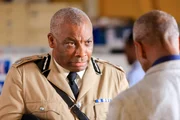 Don WARRINGTON (Selwyn Patterson) und Danny JOHN-JULES (Agent Dwayne Myers)
