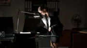 Die junge Anw&auml;ltin Mia (Milena Tscharntke) m&ouml;chte alles richtig machen.