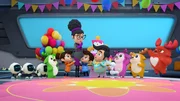 v.li.: Robotons, Bobbi, Safia, Professor Scratch, Stu, Sir Steel, Muffin, Lola, Kai, Rammy