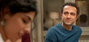 Noch f&uuml;hlen sich Sidar (Yavuz Akkuzu) und Arjin (l,Heja T&uuml;rk) noch unbefangen in der Wohnung.