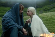 Amleth (Alexander Skarsg&aring;rd, l.) verliebt sich in Olga vom Birkenwald (Anya Taylor-Joy, r.).
